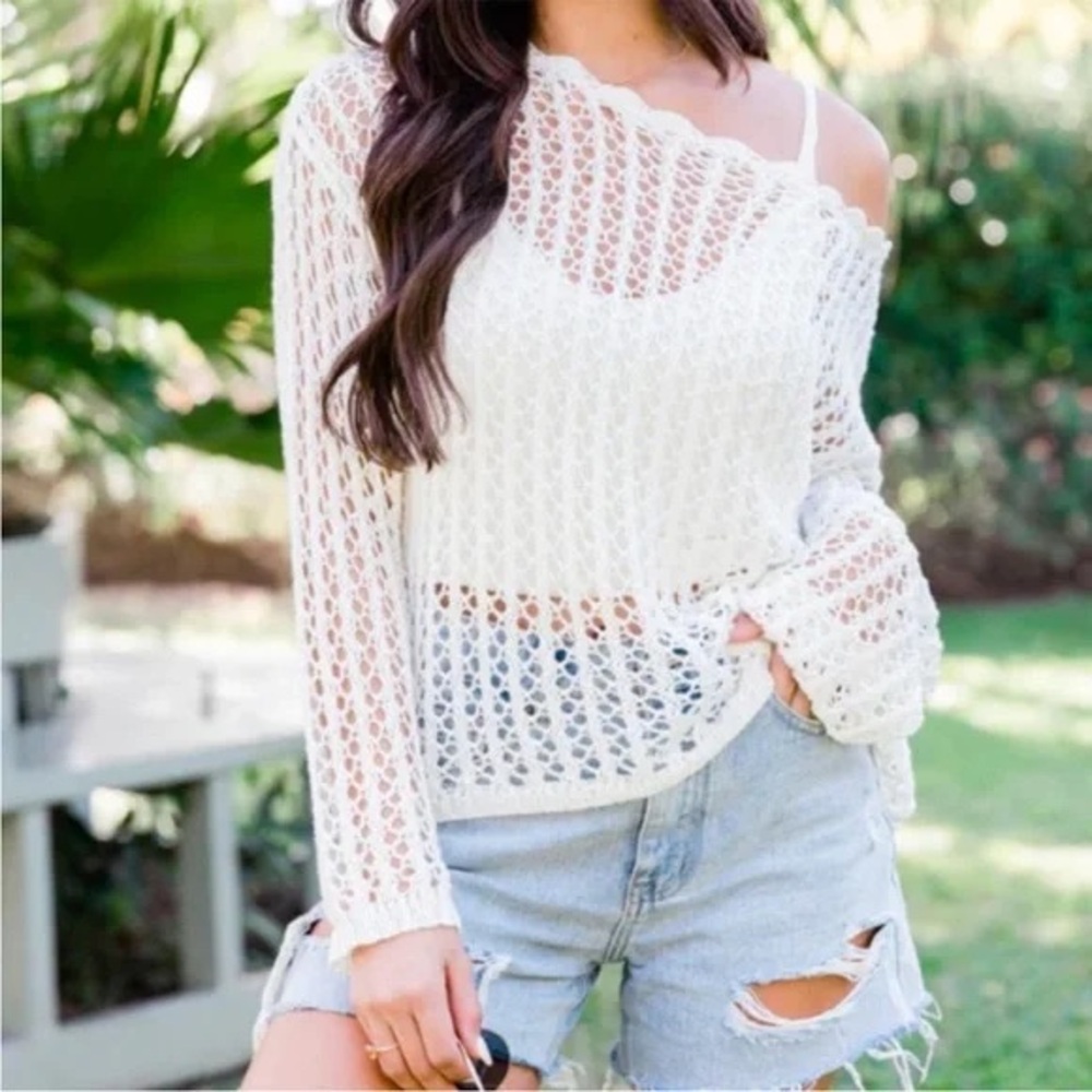 Pink Lily Off-the-Shoulder Ivory Knit Sweater - Size: L